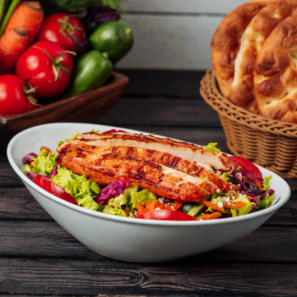 Featured image for “Peri Peri Soslu Tavuklu Salata”