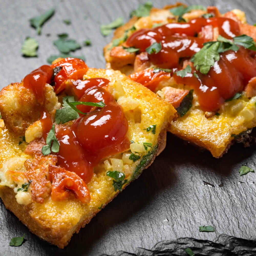 Featured image for “Sriracha Soslu Acılı Yumurta Sandviç”